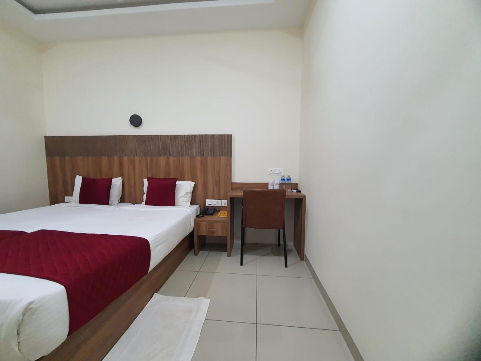 Hotel Deepakam Inn Palakkad Luaran gambar