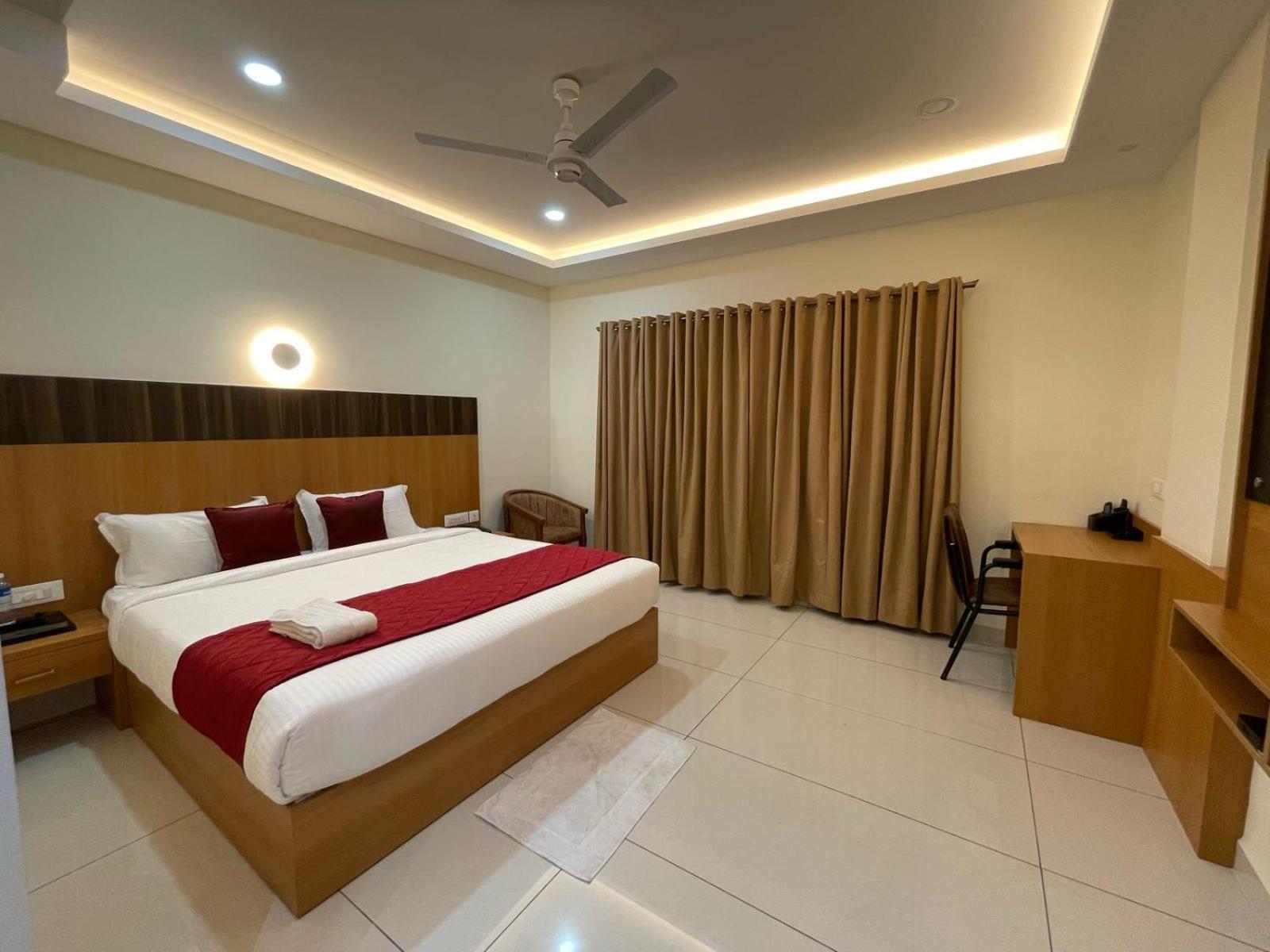 Hotel Deepakam Inn Palakkad Luaran gambar